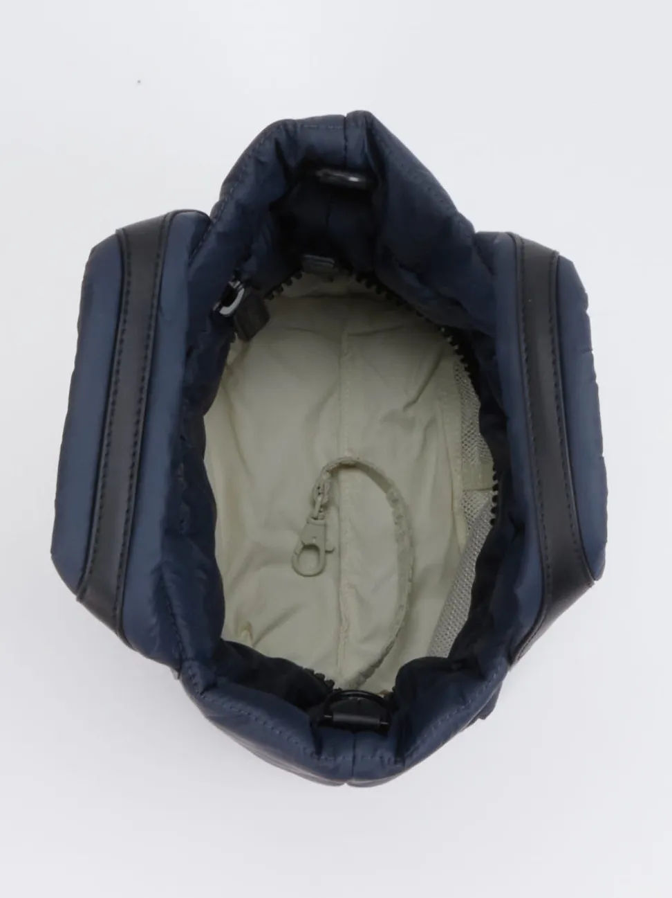 VeeCollective Berlin – Mini Tote Bag aus Nylon Dunkelblau