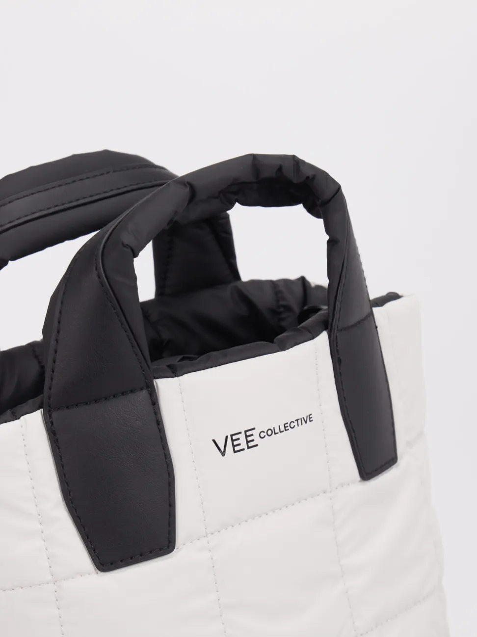 VeeCollective Berlin – Mini Tote Bag aus Nylon Offwhite