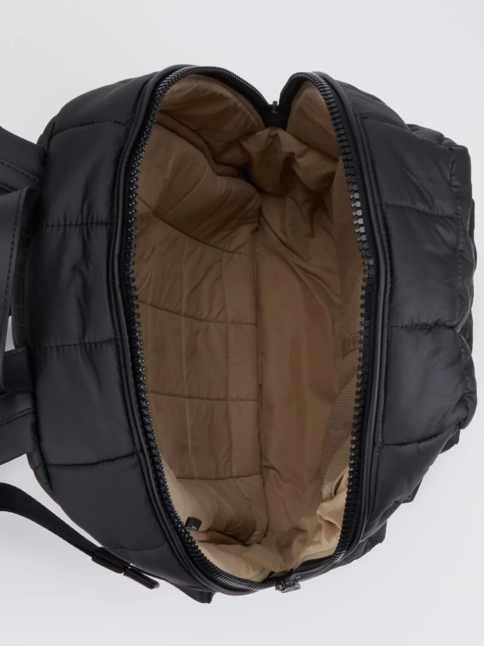 VeeCollective Berlin – Rucksack aus Nylon in Schwarz