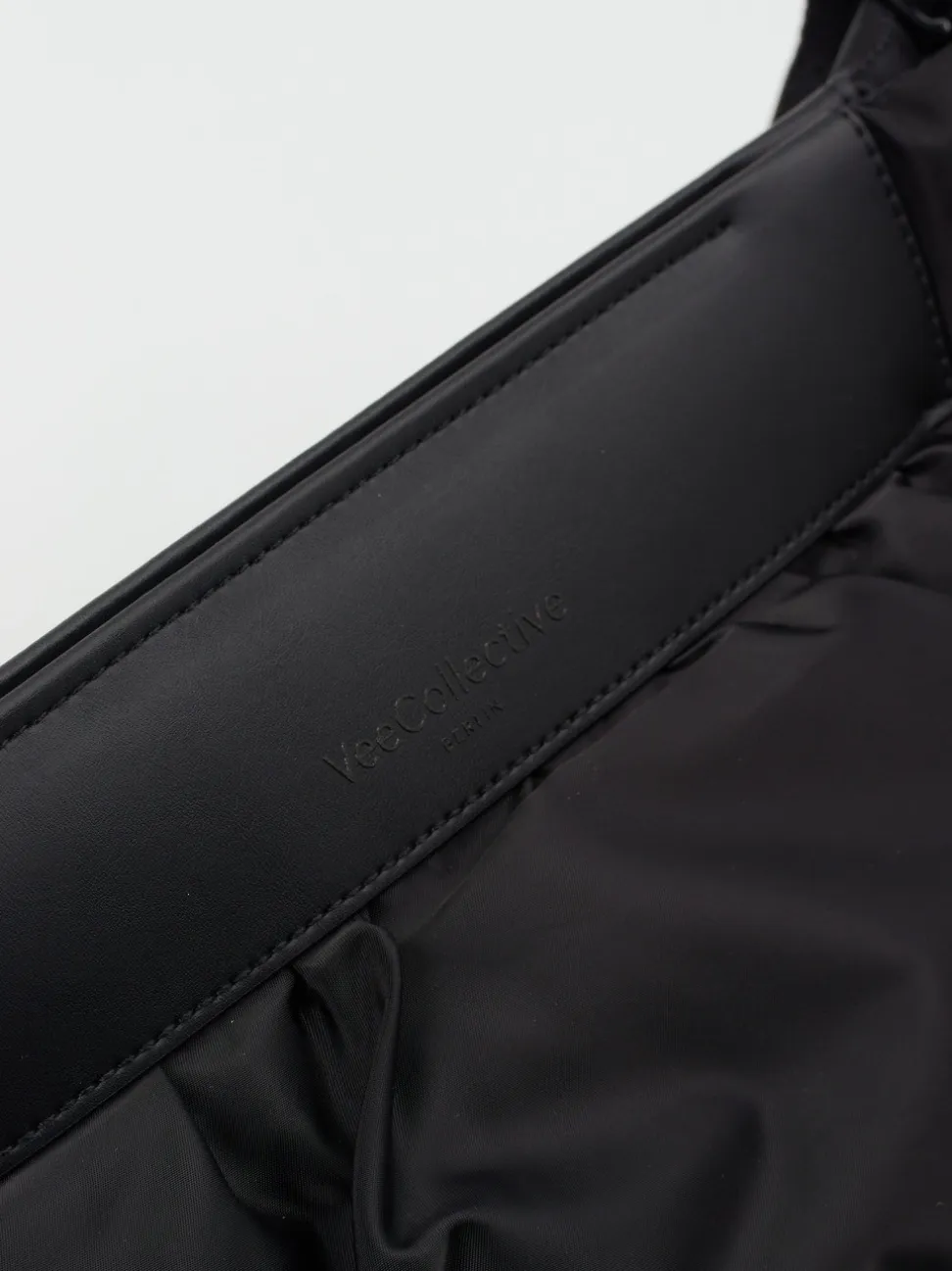 VeeCollective Berlin – Schultertasche aus Nylon Schwarz