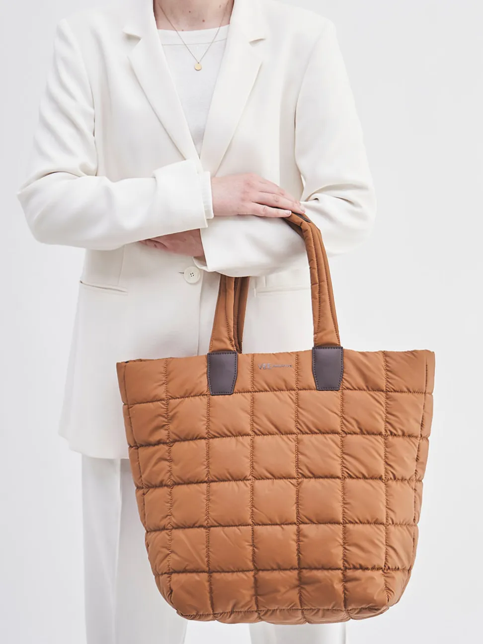 VeeCollective Berlin – Shopper