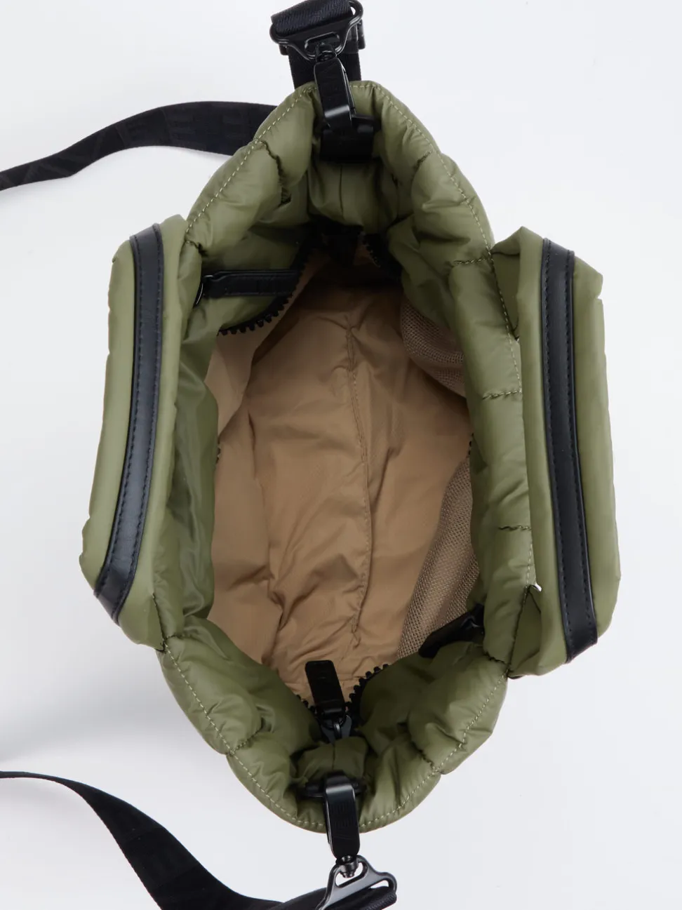 VeeCollective Berlin – Shopper aus Ripstop Nylon Olivgrün