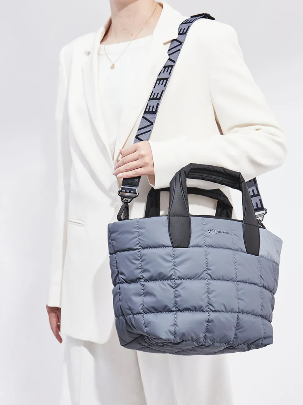 VeeCollective Berlin – Shopper aus Nylon in Taubenblau