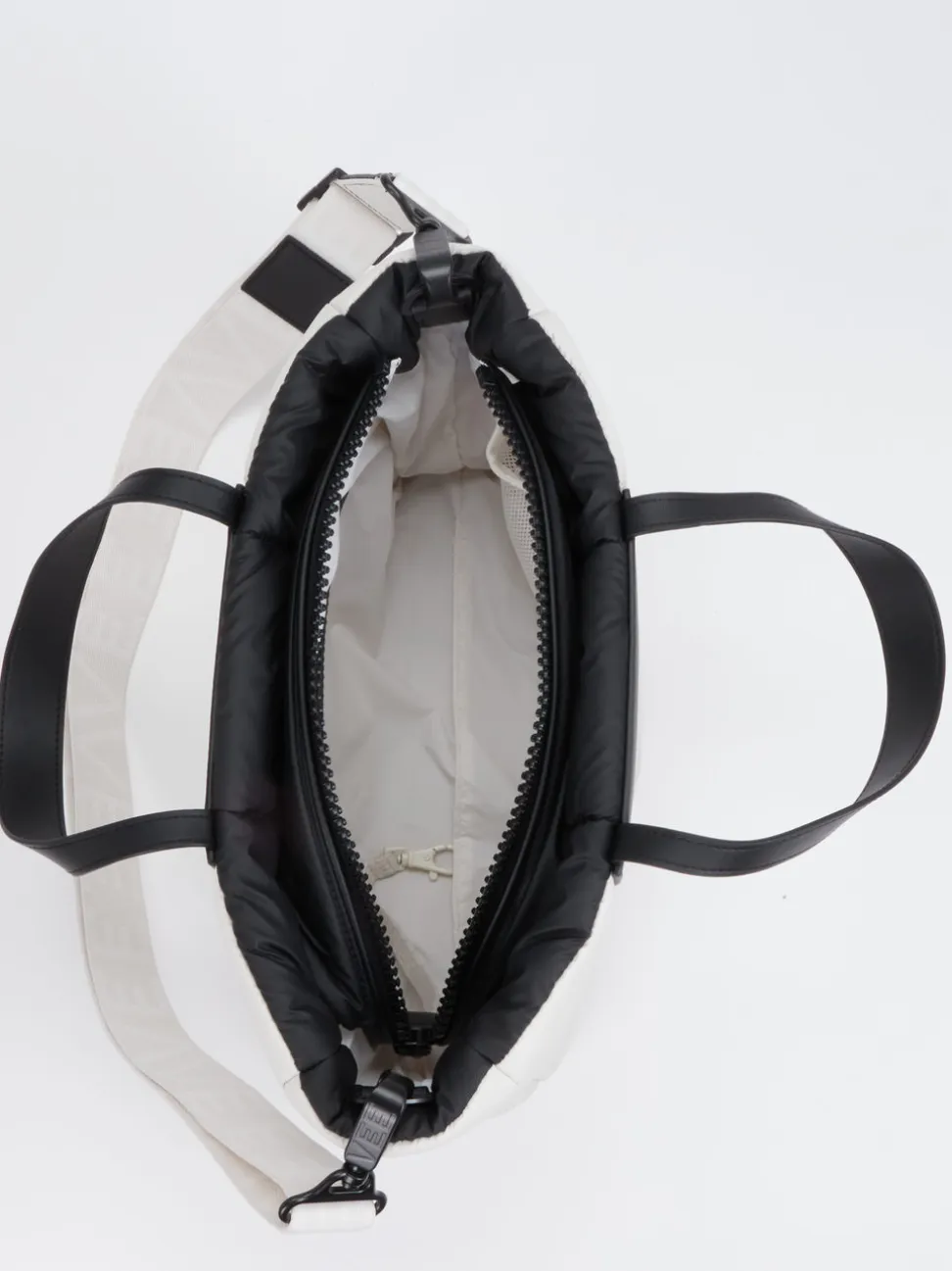 VeeCollective Berlin – Shopper aus Nylon in Offwhite
