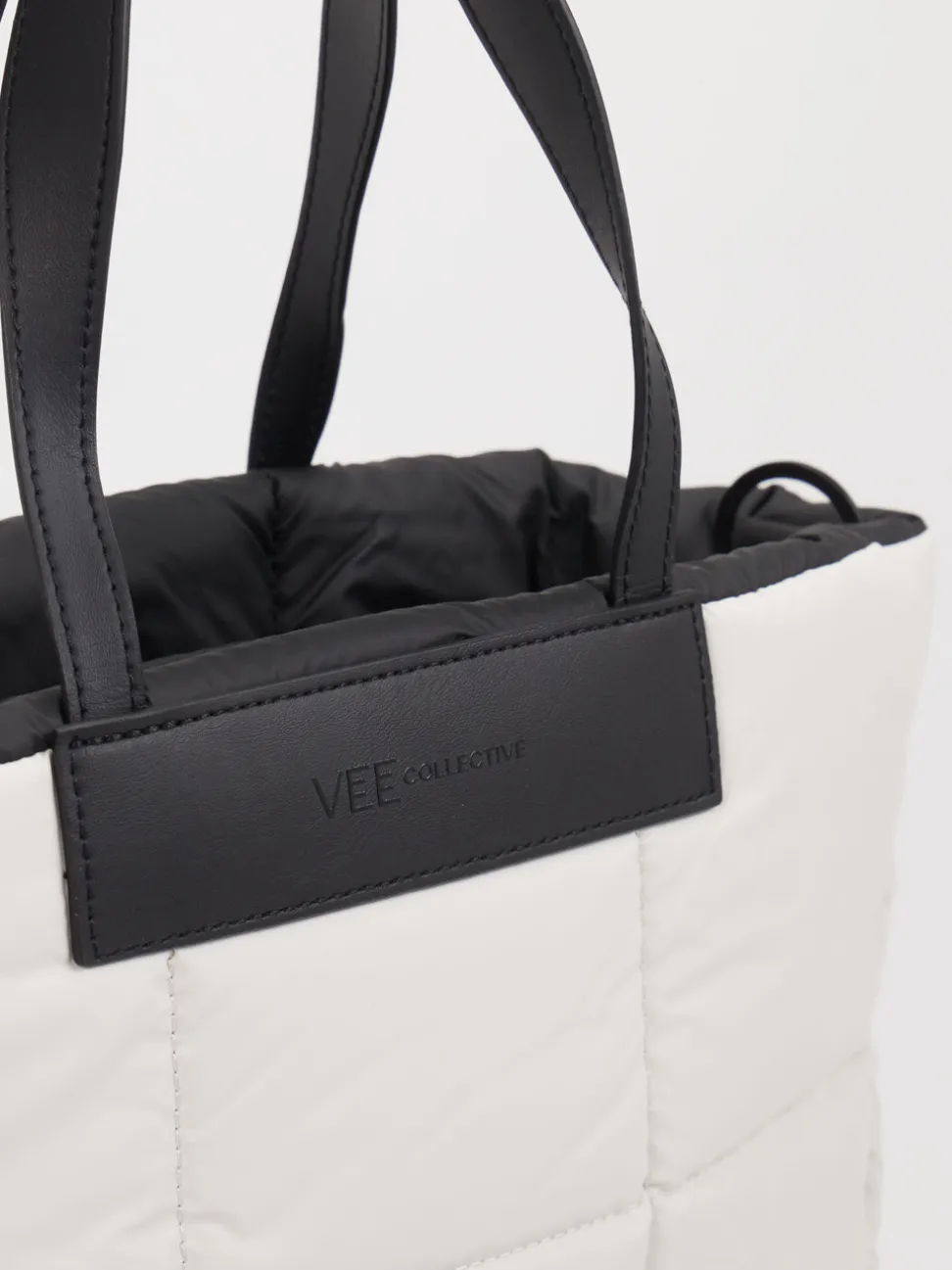 VeeCollective Berlin – Shopper aus Nylon in Offwhite