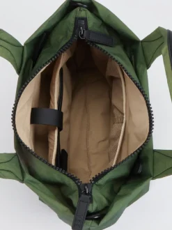 VeeCollective Berlin – Shopper Bag aus Nylon Olivgrün