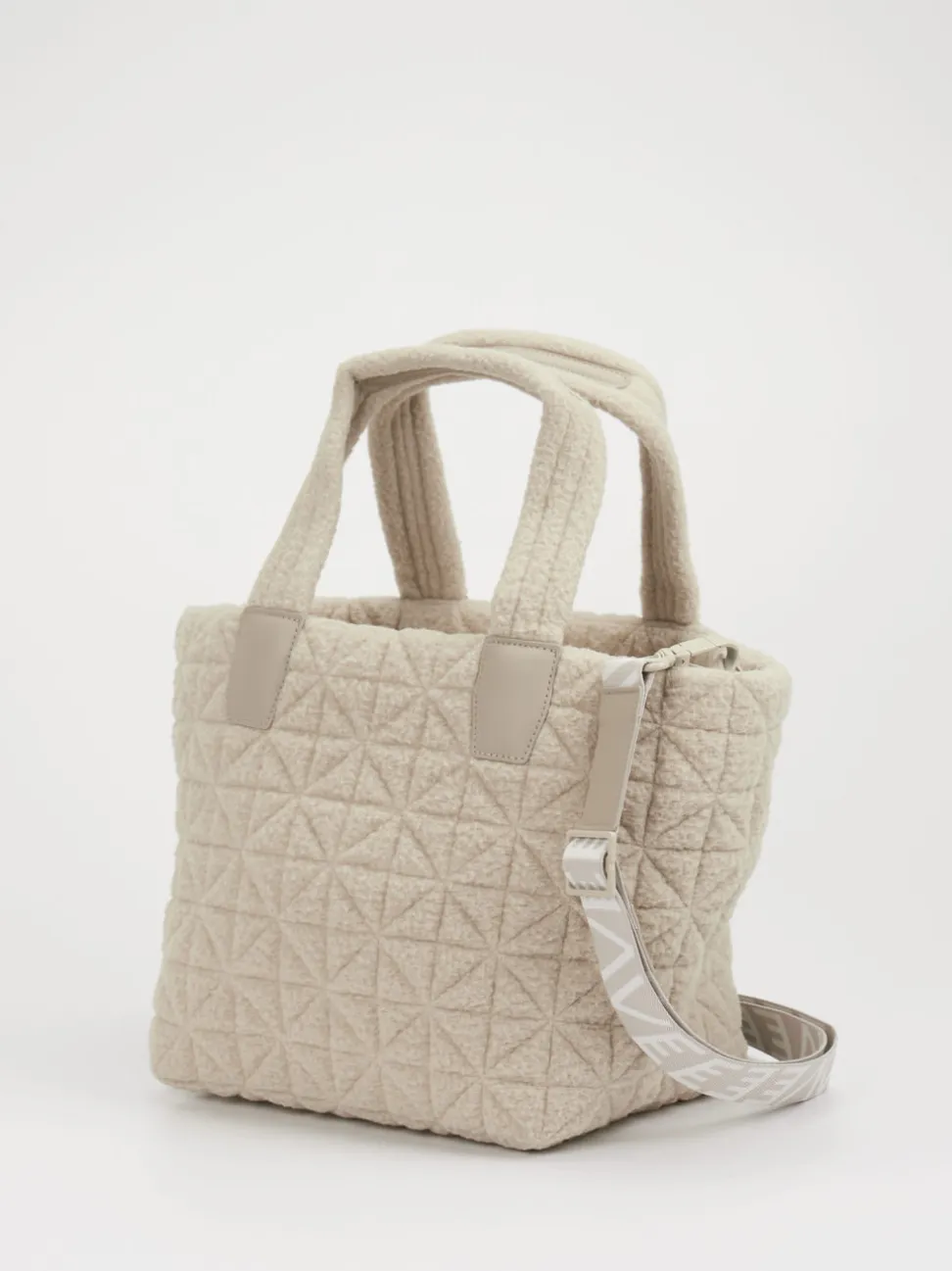VeeCollective Berlin – Tote Bag aus Textil in Bouclé-Optik
