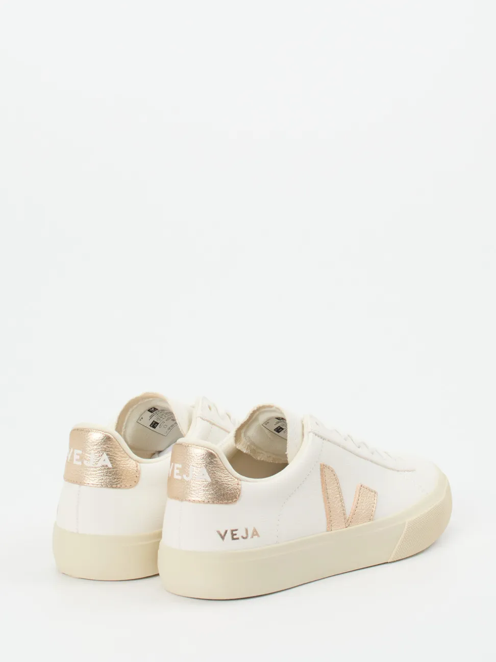 VEJA – Low-Top Sneaker aus Kalbleder cremeweiß