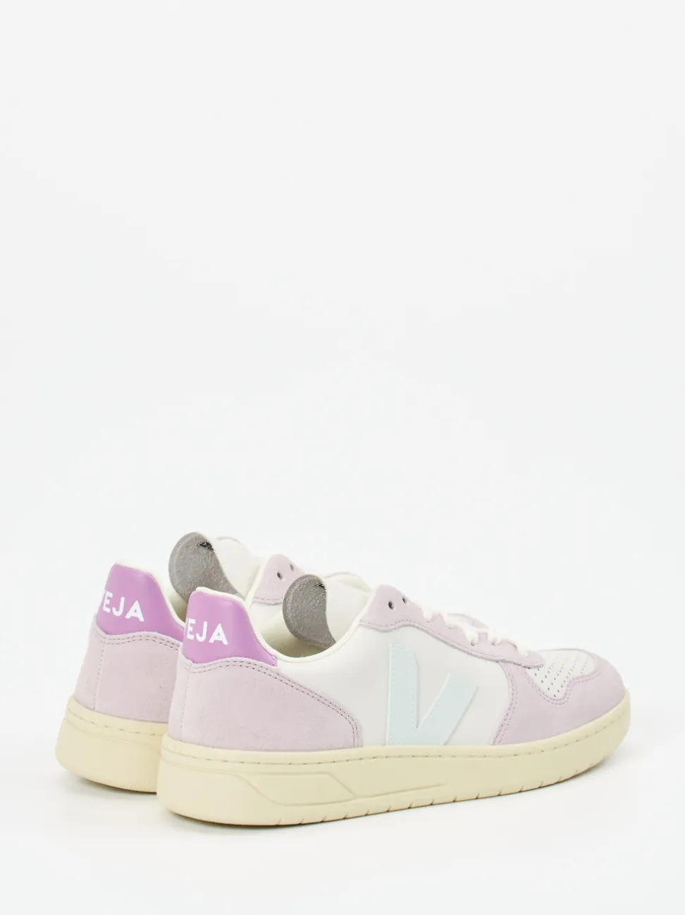 VEJA – Low-Top Sneaker aus Kalbleder und Velours