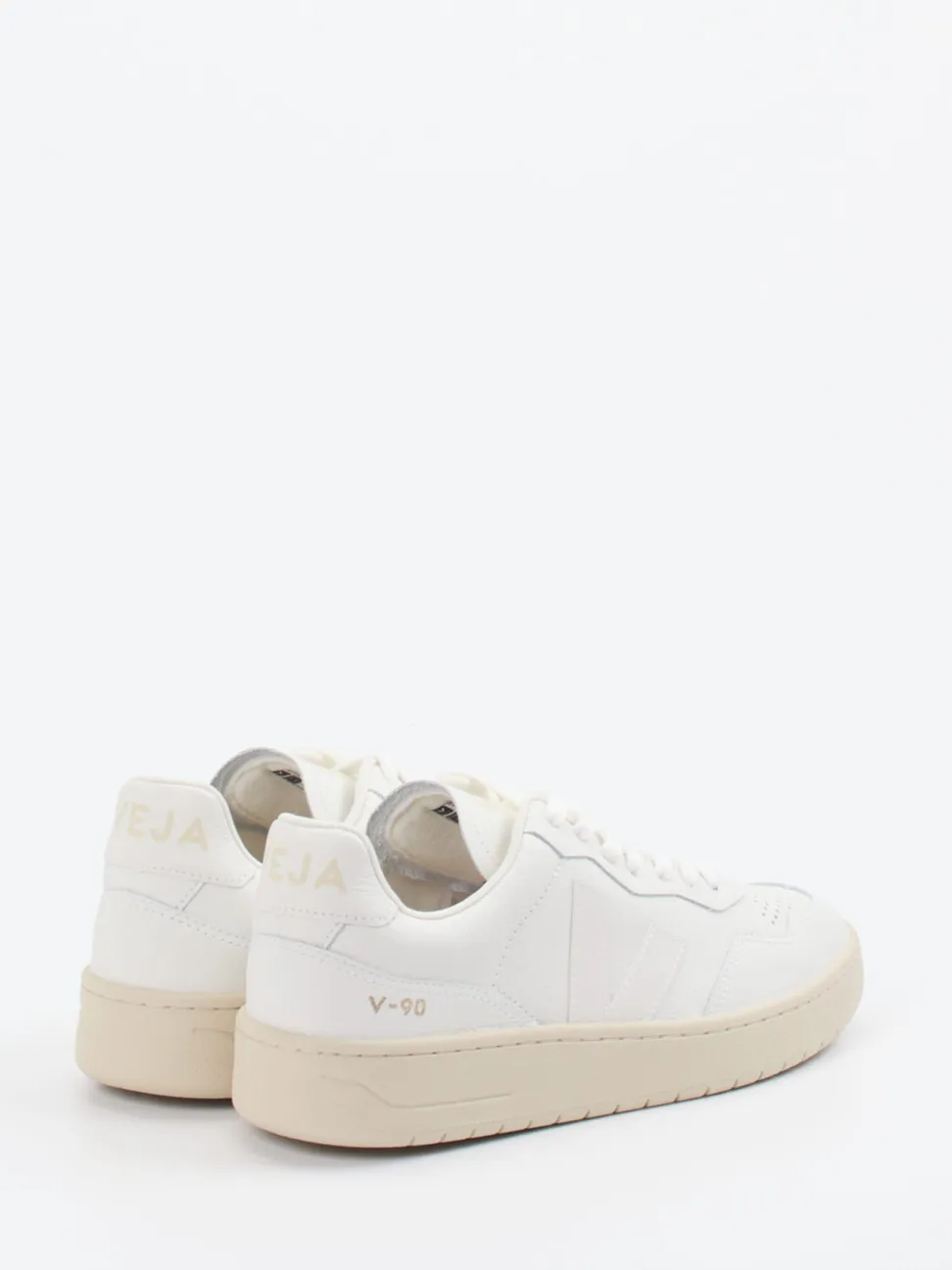 VEJA – Low-Top-Sneaker aus Kalbleder Off-White