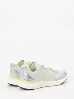 VEJA – Performance-Sneaker aus veganem Mesh hellgrau
