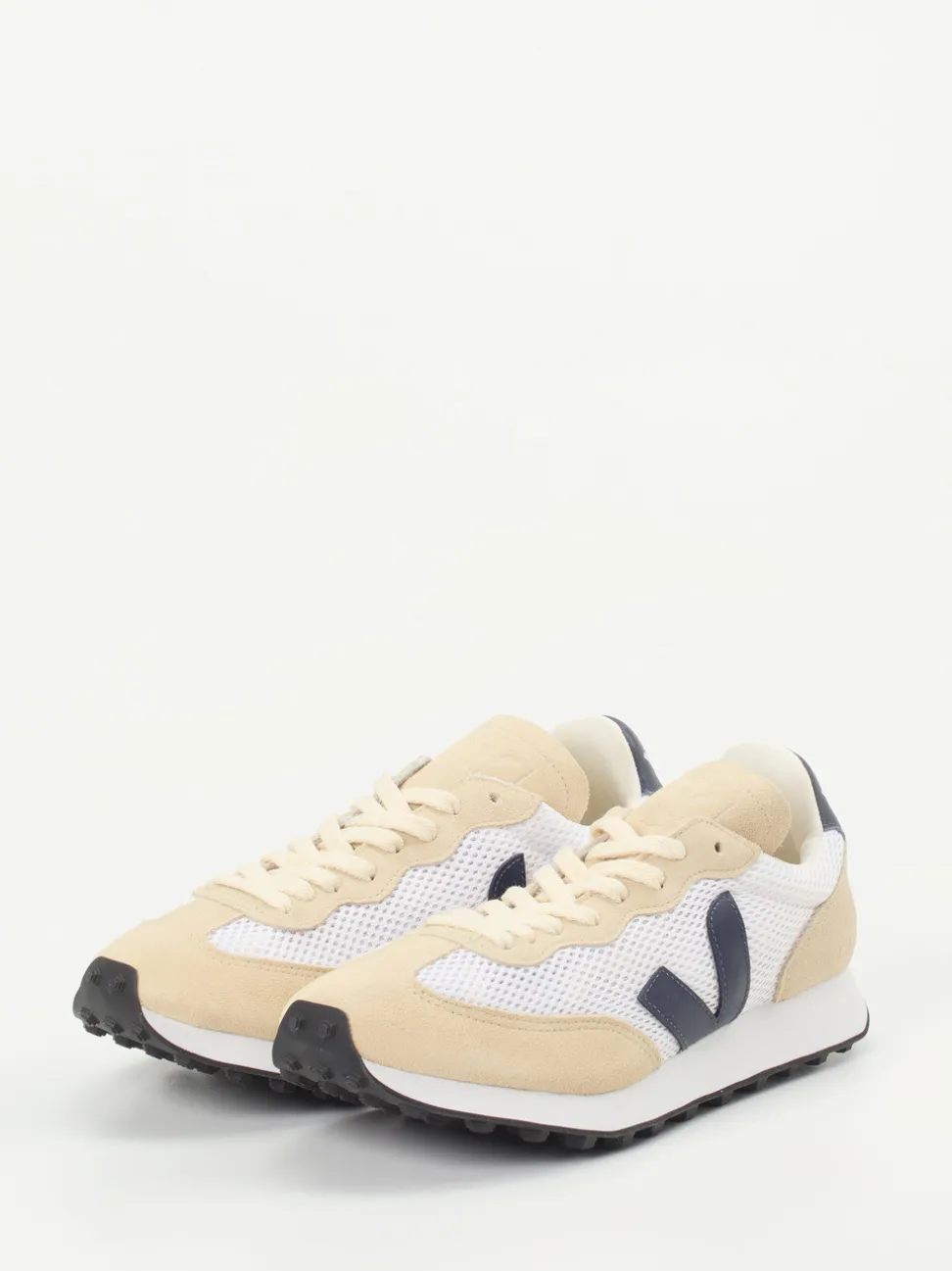 VEJA – Retro-Sneaker aus Mesh und Veloursleder Beige