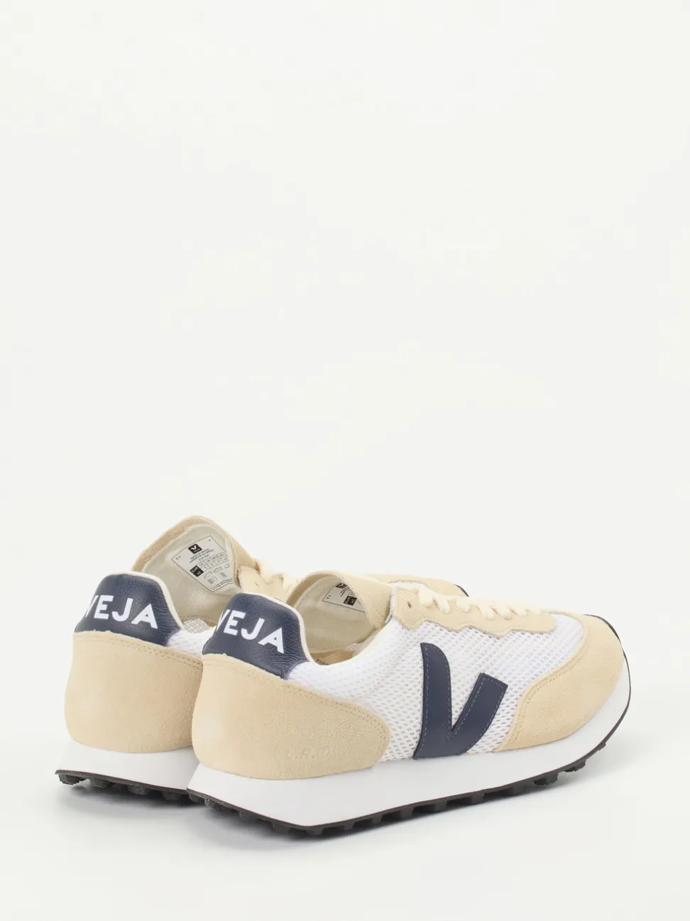VEJA – Retro-Sneaker aus Mesh und Veloursleder Beige