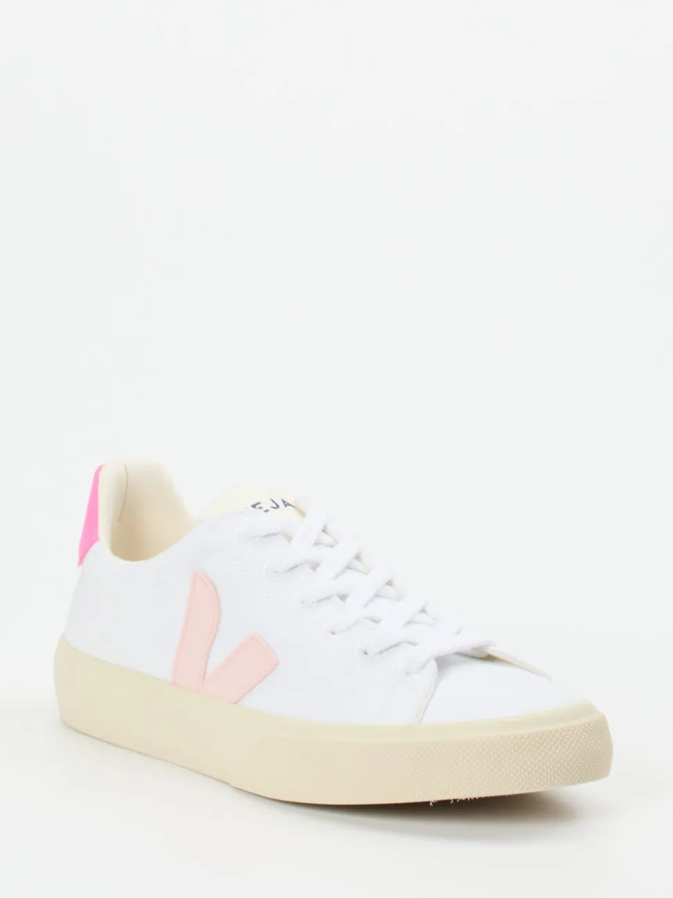 VEJA – Sneaker aus Canvas in Weiß mit Pastellakzent