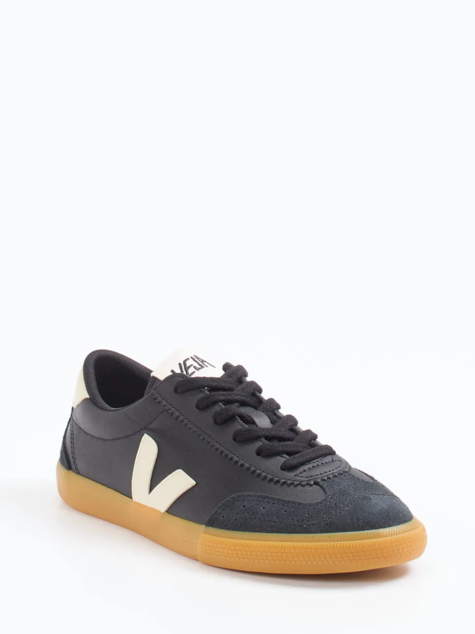 VEJA – Sneaker aus Kalbleder in Schwarz