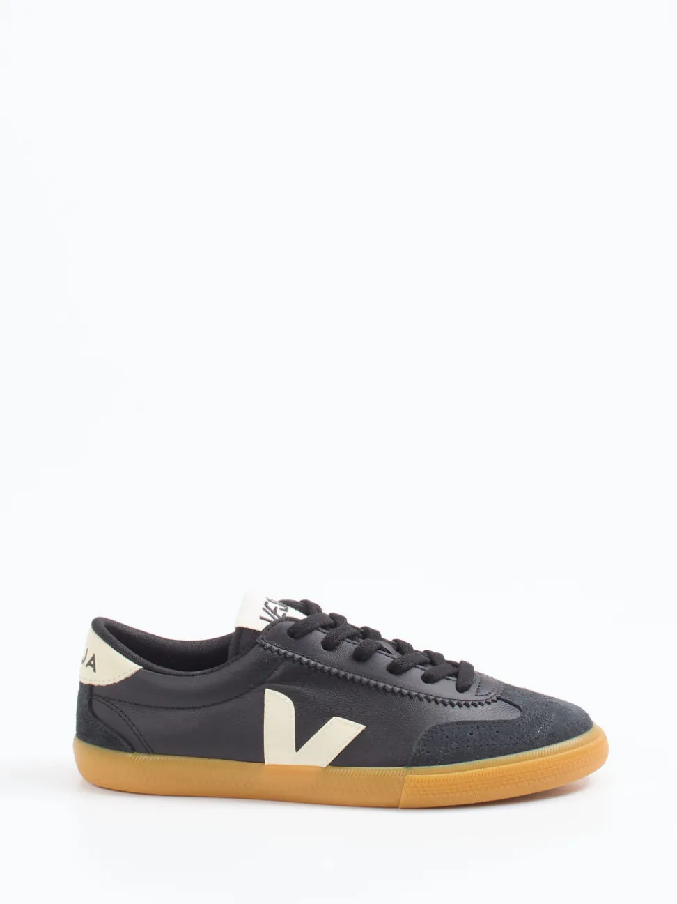 VEJA – Sneaker aus Kalbleder in Schwarz
