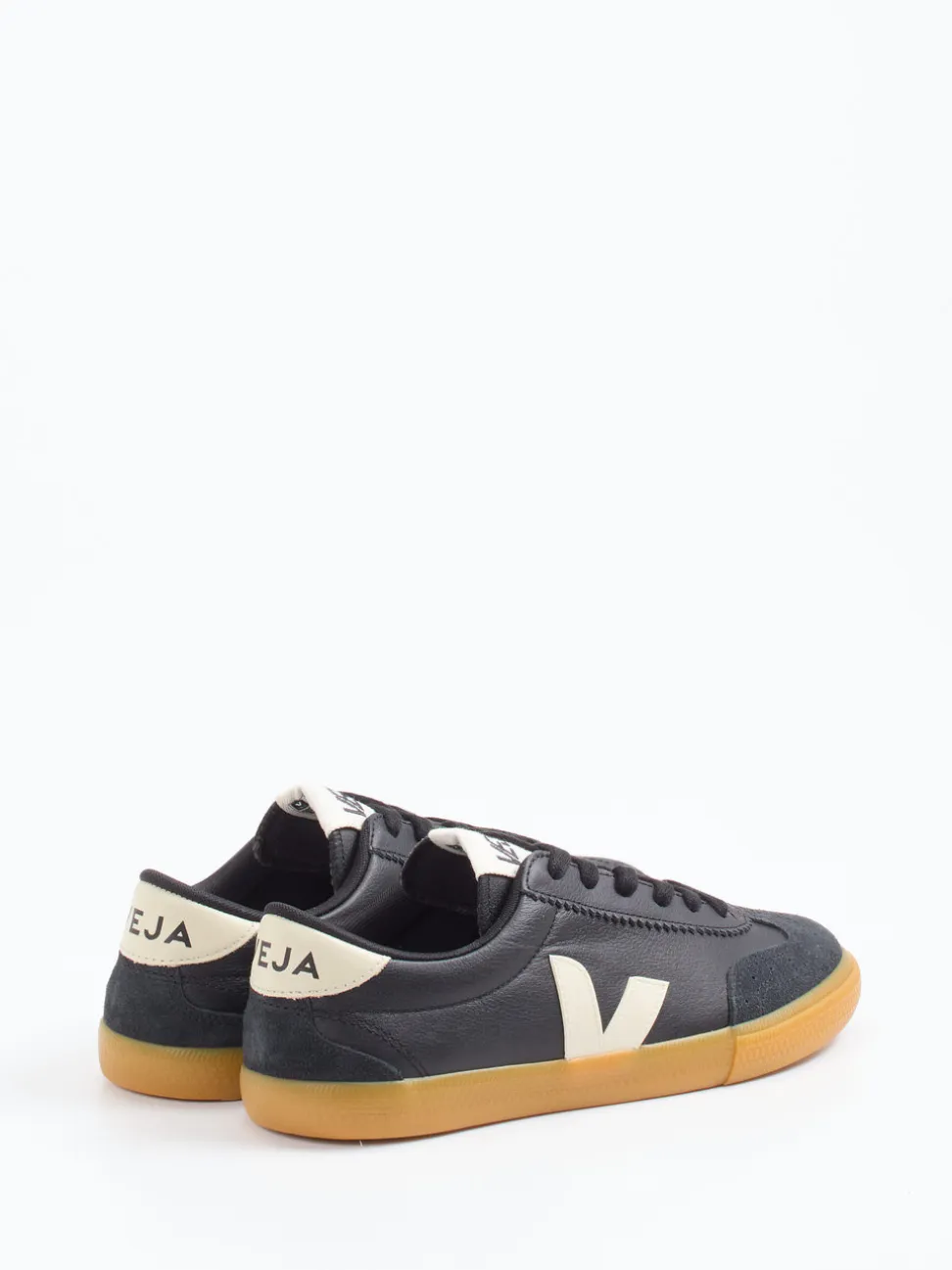 VEJA – Sneaker aus Kalbleder in Schwarz