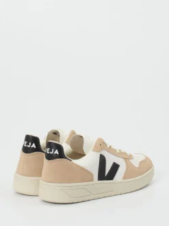 VEJA – Sneaker aus Kalbleder und Veloursleder cremeweiß
