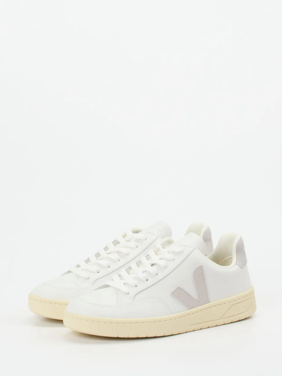 VEJA – Sneaker aus Kalbleder in Weiß