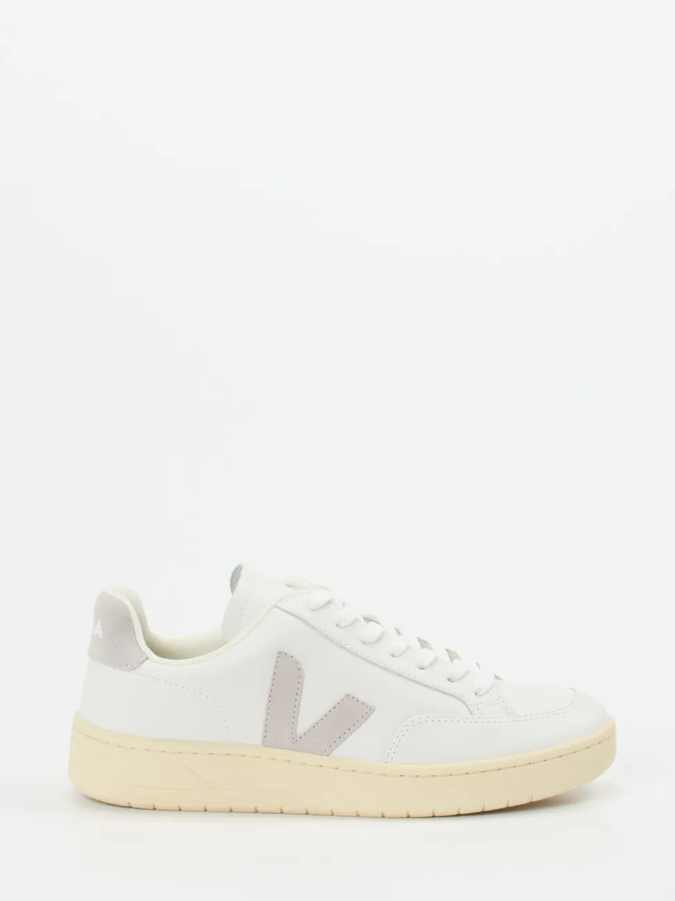 VEJA – Sneaker aus Kalbleder in Weiß