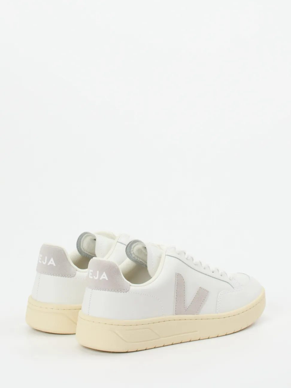 VEJA – Sneaker aus Kalbleder in Weiß