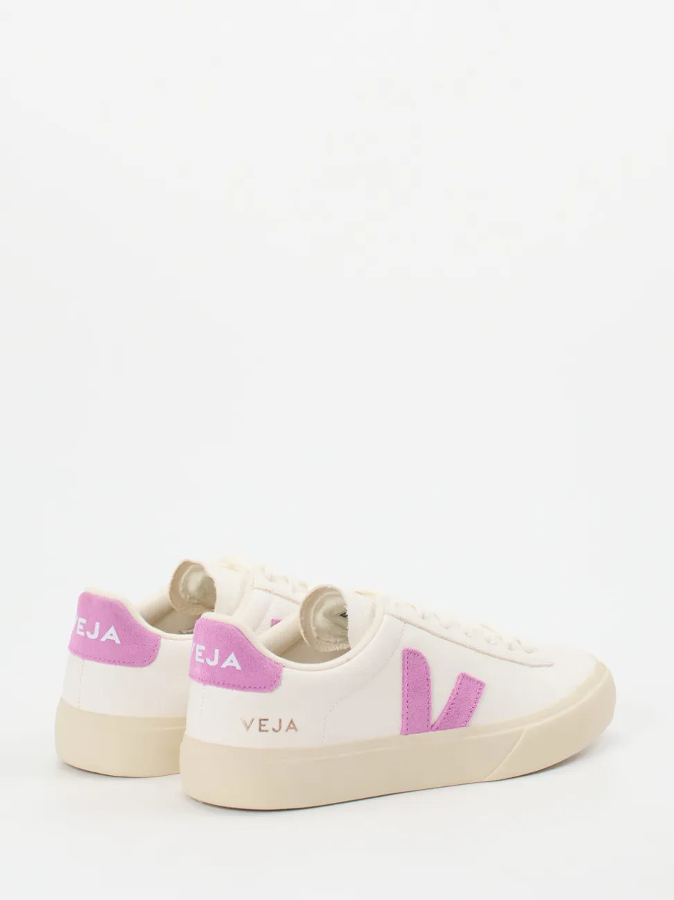 VEJA – Sneaker aus Kalbleder in Cremeweiß