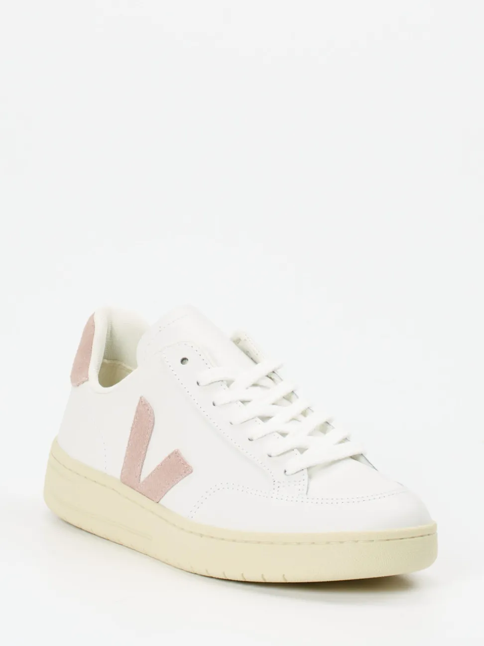 VEJA – Sneaker aus Kalbleder in Weiß und Rosé
