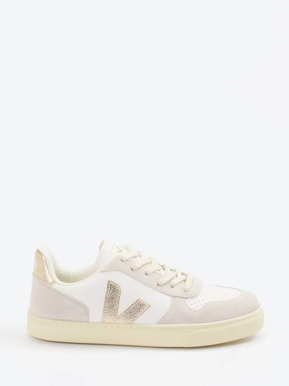 Veja – Sneaker aus Kalbleder in Cremeweiß