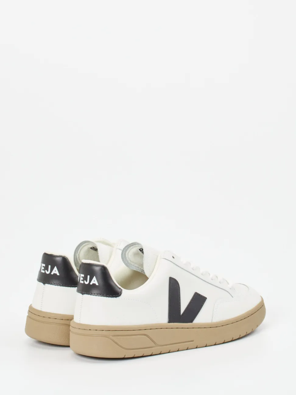 VEJA – Sneaker aus Kalbleder in Weiß