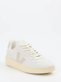 VEJA – Sneaker aus Kalbleder in Offwhite