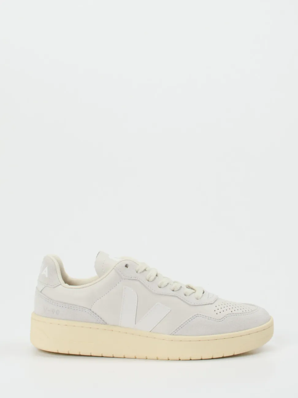 VEJA – Sneaker aus Leder in Offwhite