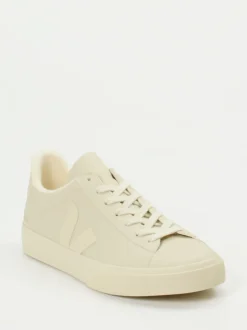 VEJA – Sneaker aus Leder in Cremeweiß