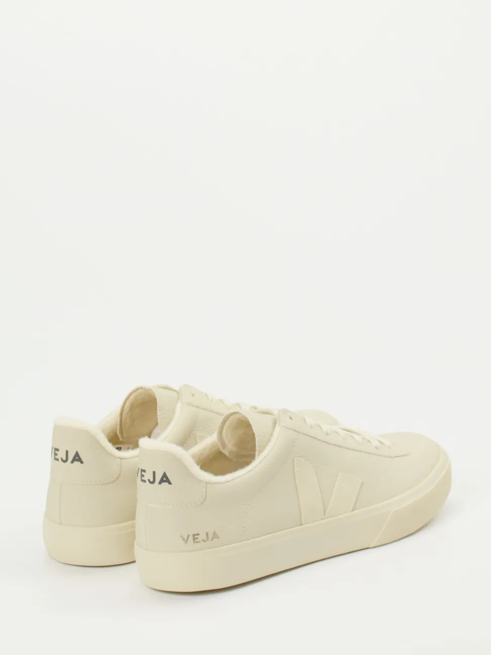 VEJA – Sneaker aus Leder in Cremeweiß