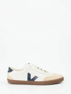 VEJA – Sneaker aus Leder in Cremeweiß