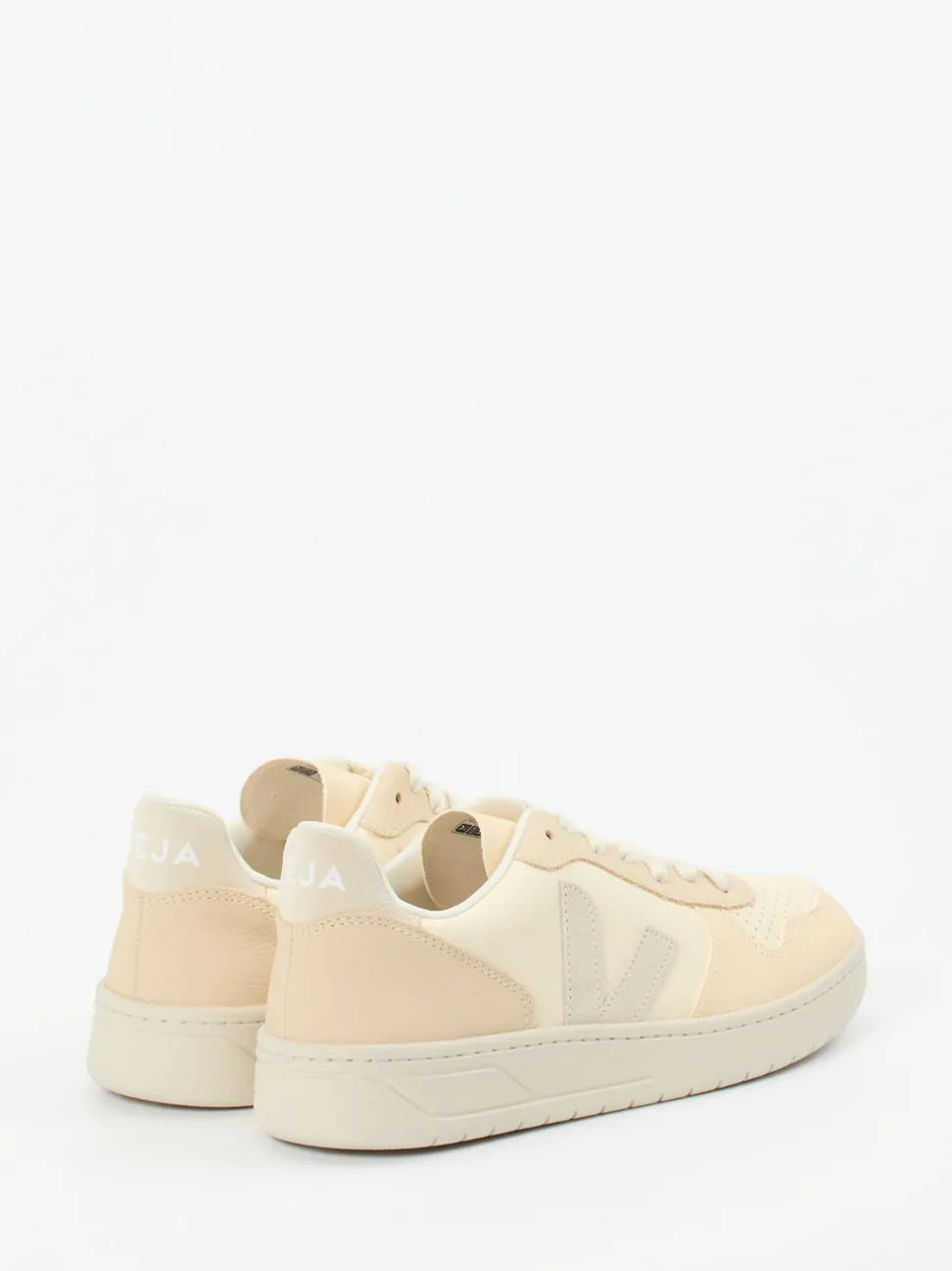 VEJA – Sneaker aus Leder in Beige