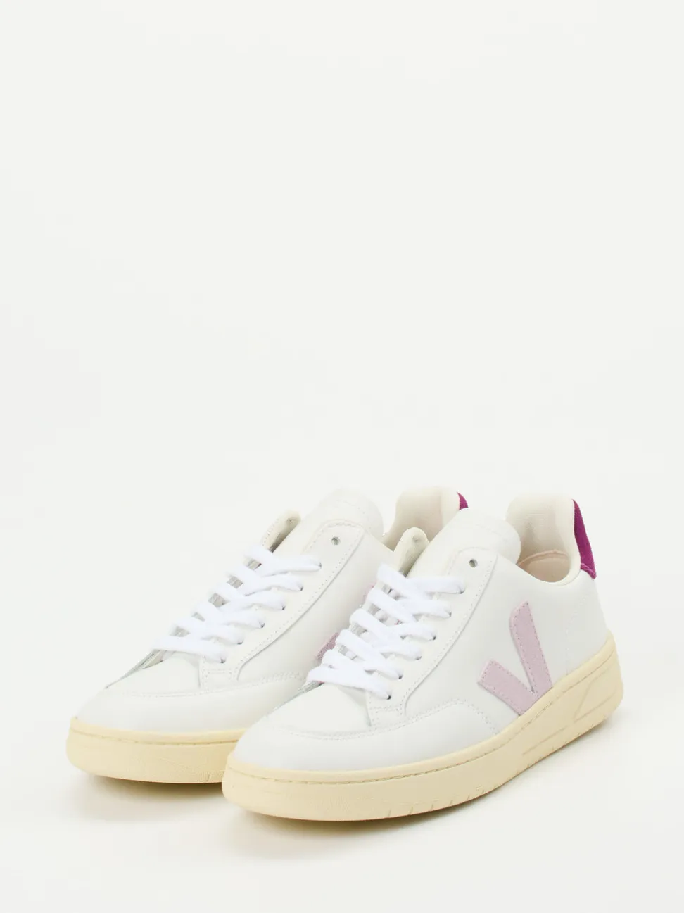VEJA – Sneaker aus Leder in Weiß mit Pastelllogo
