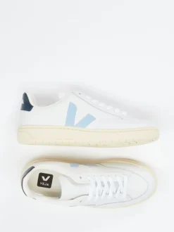 Veja – Sneaker aus Leder in Weiß mit Logo-Details