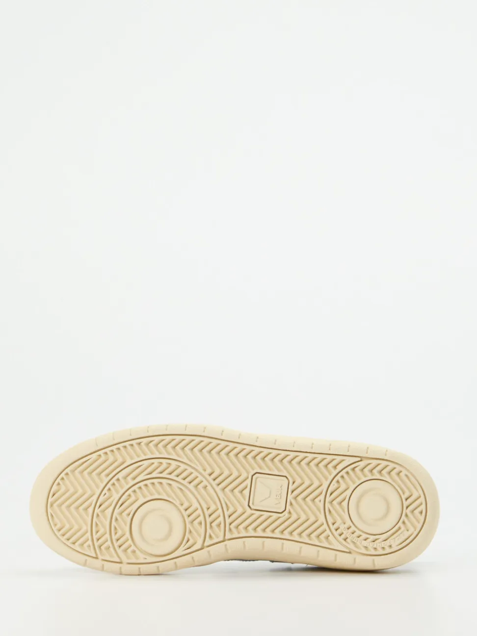 Veja – Sneaker aus Leder in Weiß mit Logo-Details