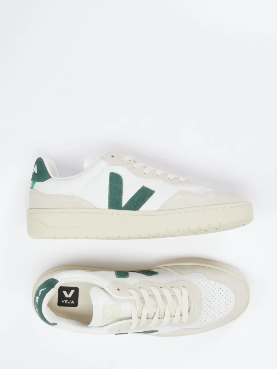 VEJA – Sneaker aus Leder und Velours in Beige