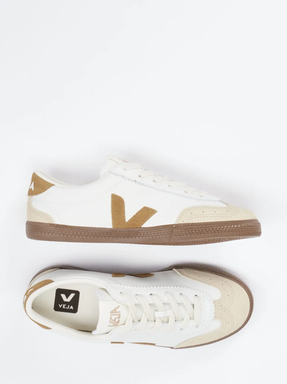 VEJA – Sneaker aus Leder und Velours in Creme