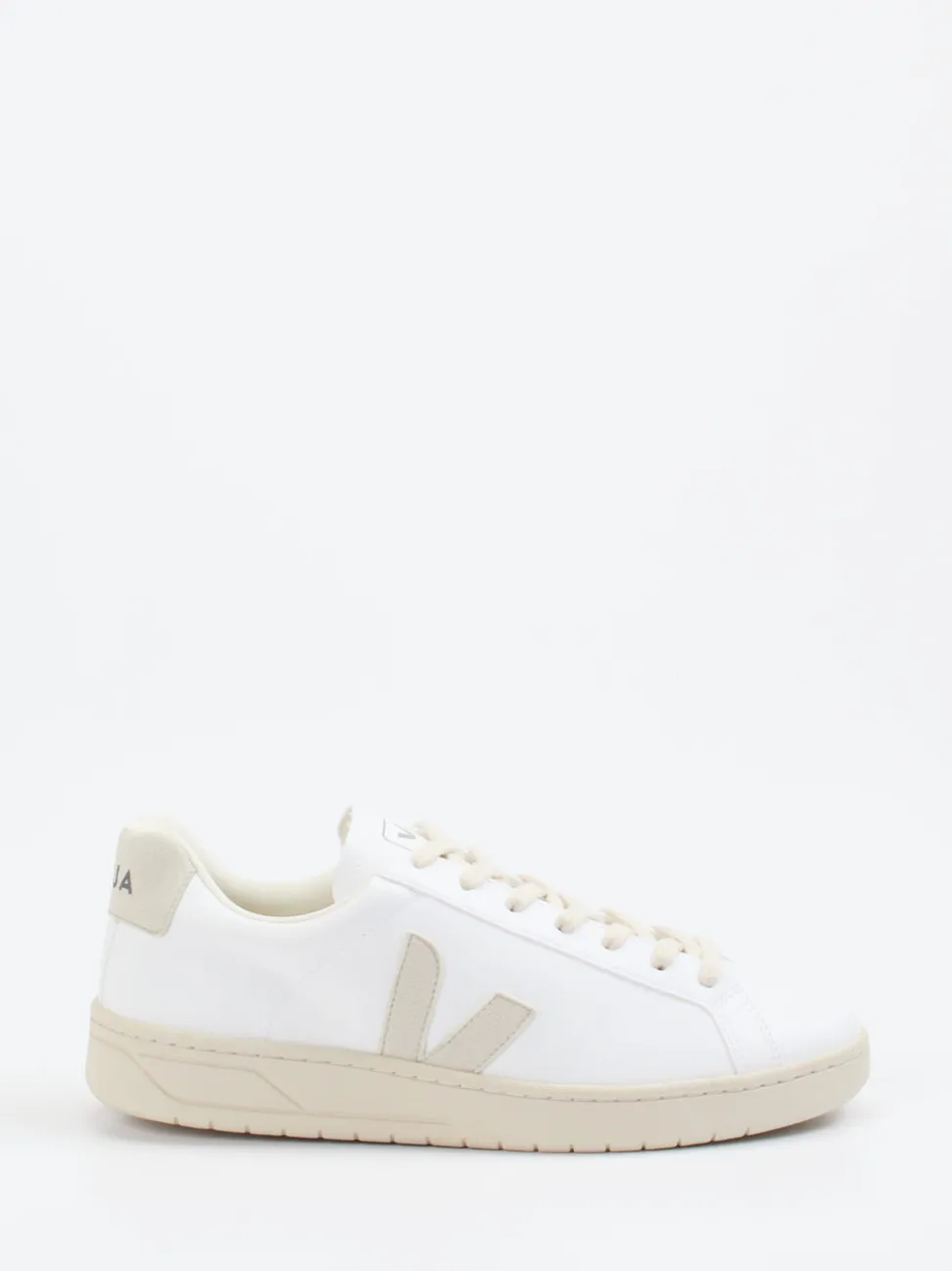 VEJA – Sneaker aus veganem Leder in Weiß