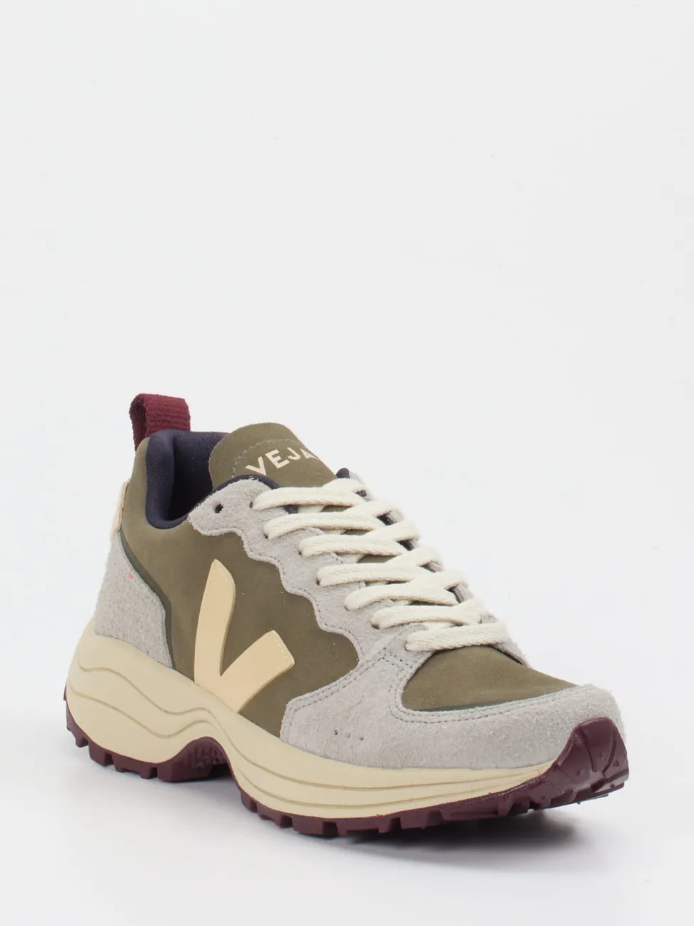VEJA – Trail-Sneaker aus Veloursleder Olivgrün