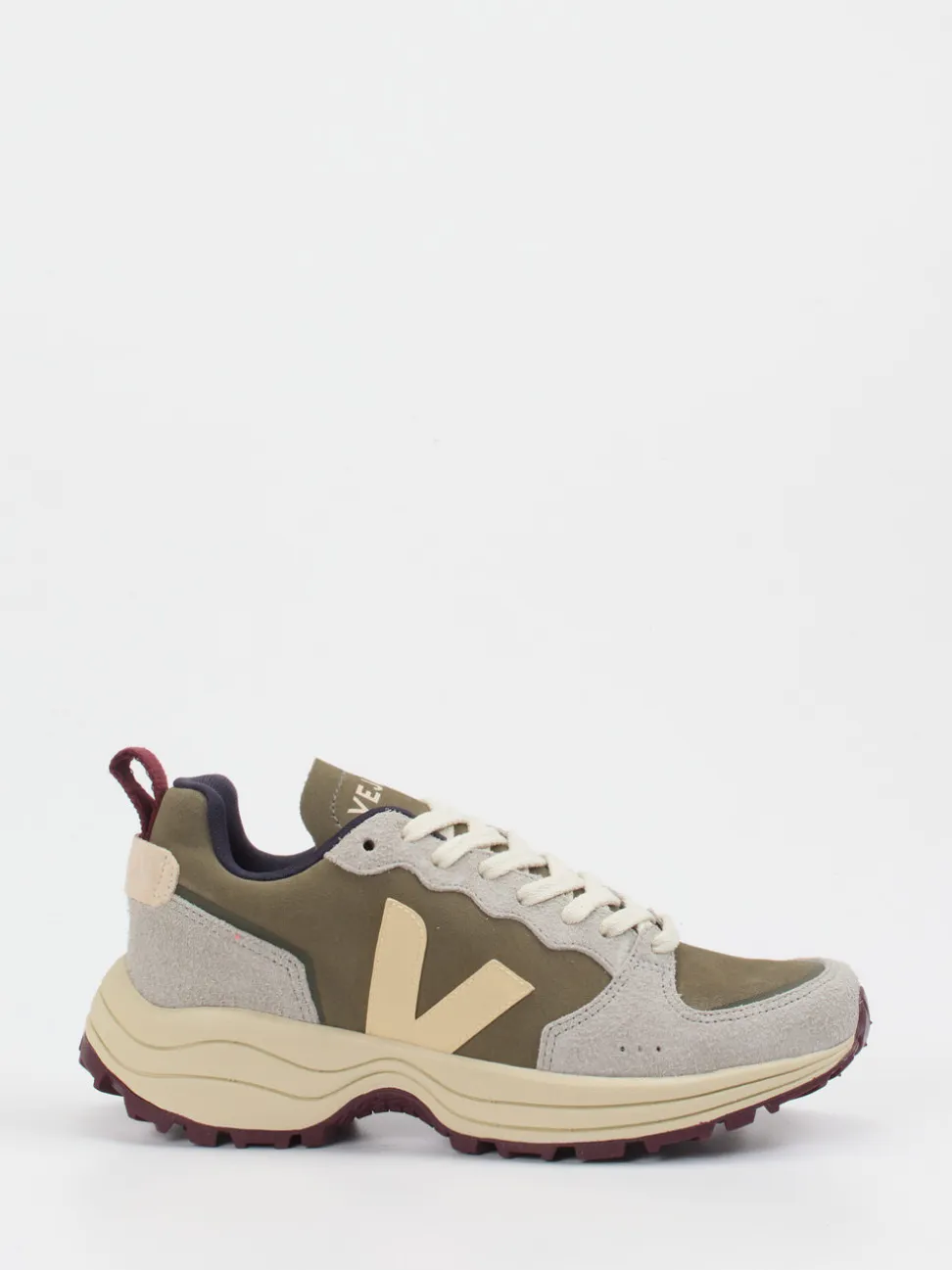 VEJA – Trail-Sneaker aus Veloursleder Olivgrün