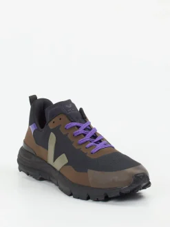 Veja – Trail-Sneaker aus veganem Meshtextil schwarz