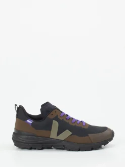 Veja – Trail-Sneaker aus veganem Meshtextil schwarz