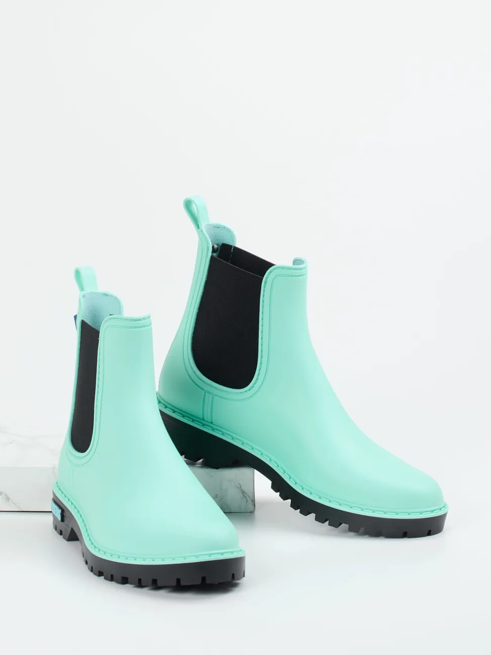Verbenas – Chelsea Boots aus Gummi in Aquamarin