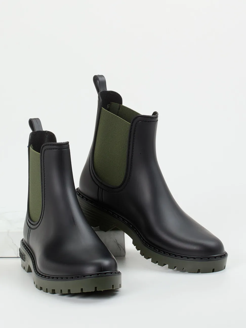 Verbenas – Chelsea Boots aus Synthetik schwarz