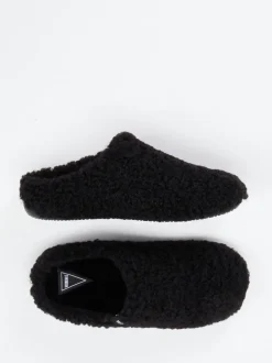 Verbenas – Hausschuhe aus Textilfleece in Schwarz