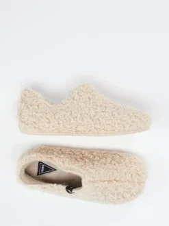 Verbenas – Hüttenschuh aus Textil in Teddy-Optik