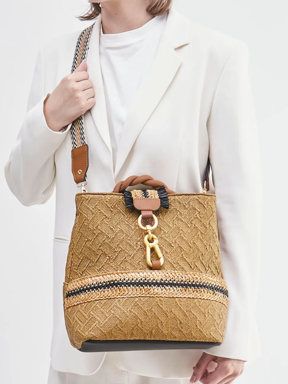Viamailbag – Bucket Bag aus Textil in Honigbraun